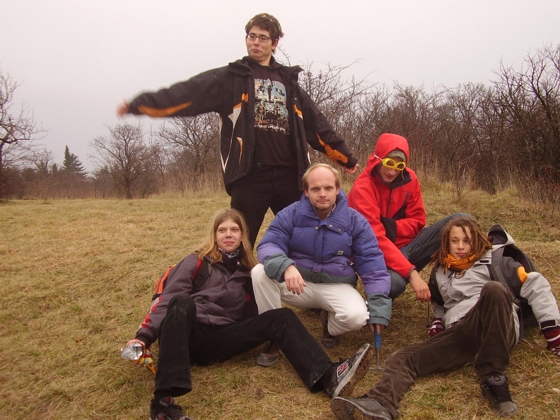 Rozevlata_vzdusna_Sadska_petka_Vladimir_Voja_Tomas_Vojta_Jan.JPG