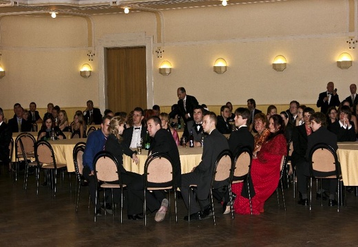 2008 03 11 Maturitni ples 005